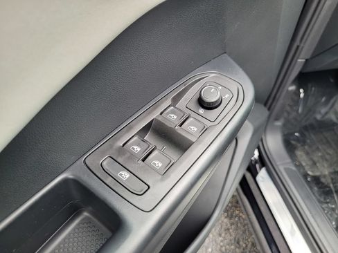 New 2026 Volkswagen Taos SE AWD/4WD image 25