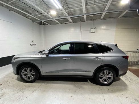 Used 2023 Acura MDX SH-AWD image 3