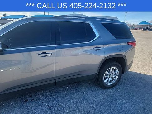 Used 2021 Chevrolet Traverse LT image 4