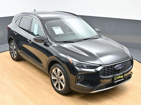 Used 2025 Ford Escape Platinum image 46