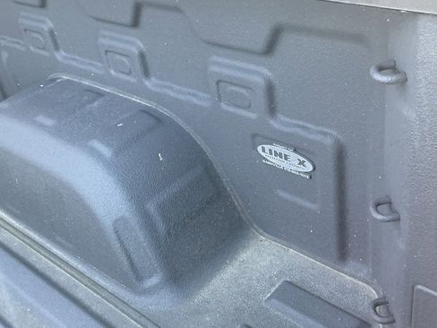 Used 2019 GMC Sierra 1500 SLE w/ SLE Value Package image 4