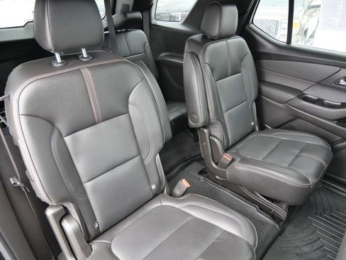 Used 2023 Chevrolet Traverse RS image 17