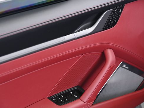 Used 2025 Porsche 911 Carrera image 23