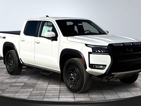 New 2026 Nissan Frontier PRO-4X w/ Tow Package AWD/4WD image 2
