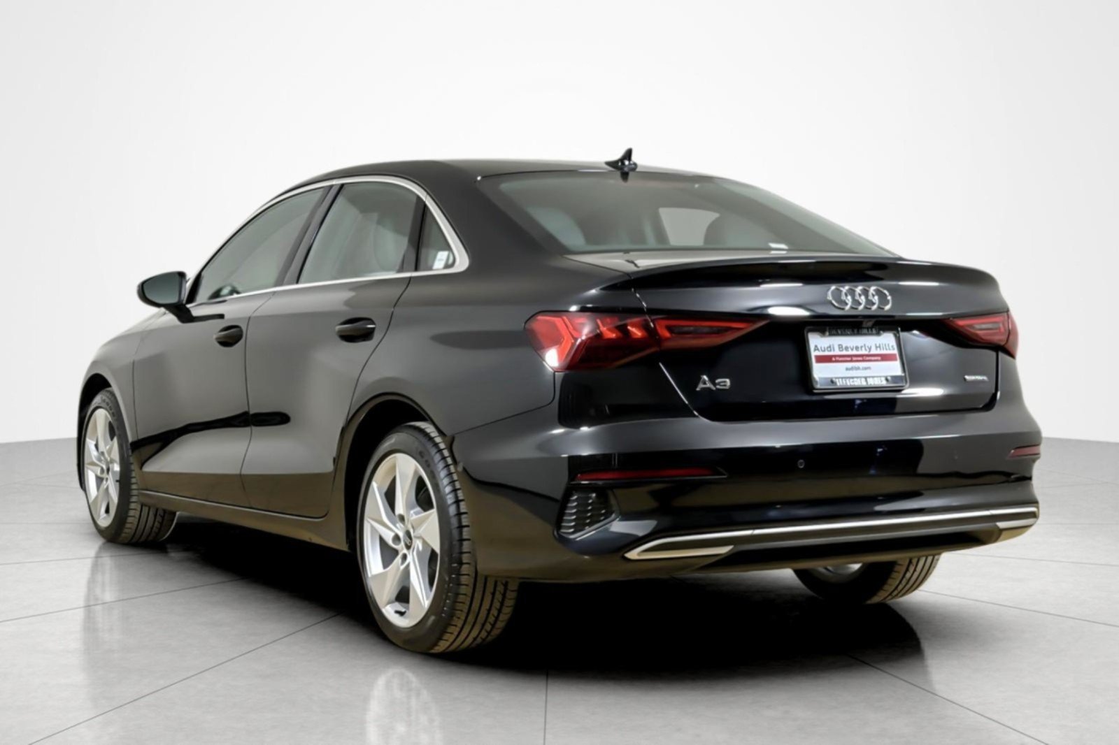 Used 2023 Audi A3 2.0T Premium w/ Convenience Package AWD/4WD image 3
