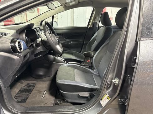 Used 2025 Nissan Versa SV FWD image 14