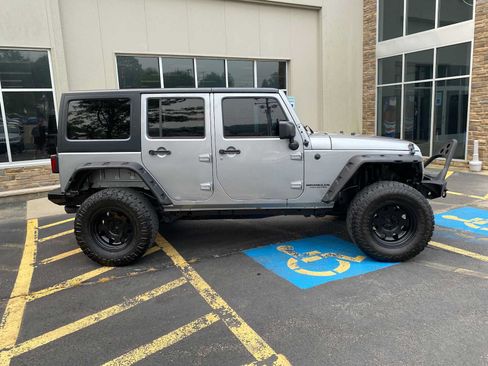Used 2017 Jeep Wrangler Unlimited Sport w/ Quick Order Package 24S AWD/4WD image 13