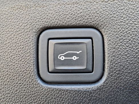 Certified 2023 Chevrolet Blazer RS w/ Enhanced Convenience Package image 30