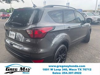 Used 2019 Ford Escape SE FWD video 3
