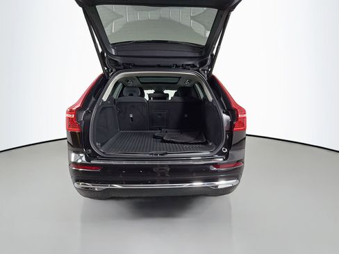 Certified 2023 Volvo XC60 B5 Plus w/ Protection Package Premier FWD image 25