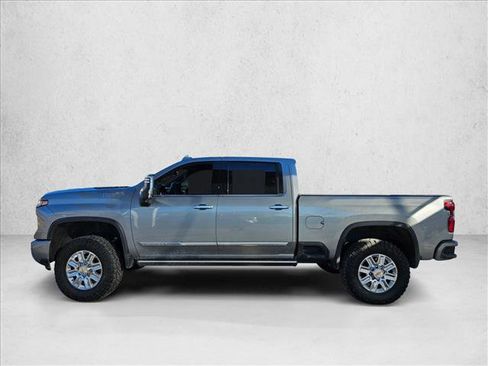 Used 2024 Chevrolet Silverado 2500 High Country w/ High Country Premium Package image 7