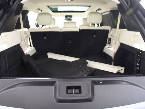 Used 2025 Land Rover Range Rover Long Wheelbase SE AWD/4WD image 23