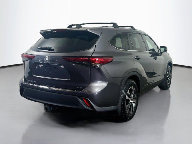 Used 2021 Toyota Highlander XLE FWD image 23