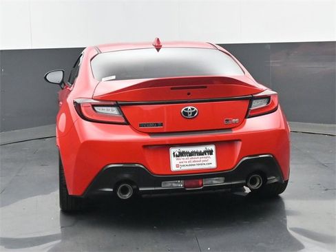 Used 2025 Toyota GR86 Premium image 15