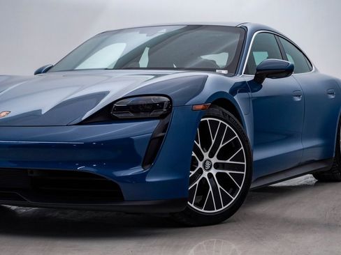 Used 2022 Porsche Taycan 4S image 2