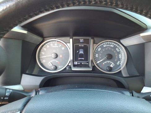 Used 2018 Toyota Tacoma SR5 image 15