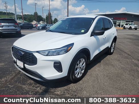 Used 2023 Ford Escape Active AWD/4WD image 4