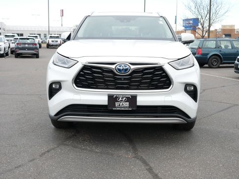 Used 2022 Toyota Highlander Platinum image 8