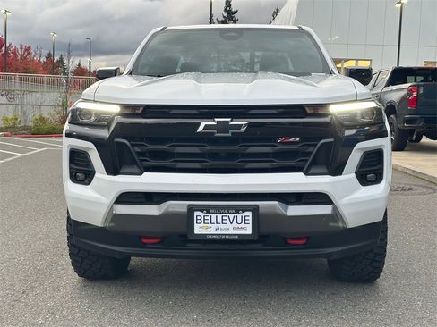 Used 2024 Chevrolet Colorado Z71 w/ Z71 Convenience Package 2 image 8