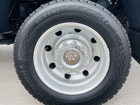 Used 2025 Ford F450 King Ranch w/ FX4 Off-Road Package image 10