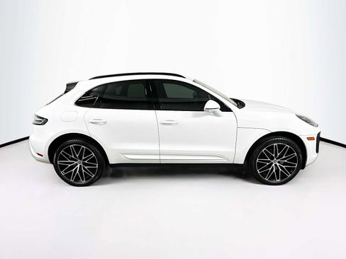Certified 2025 Porsche Macan image 8