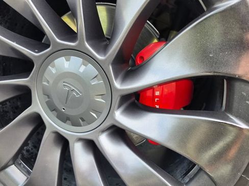 Used 2022 Tesla Model Y Performance AWD/4WD image 12