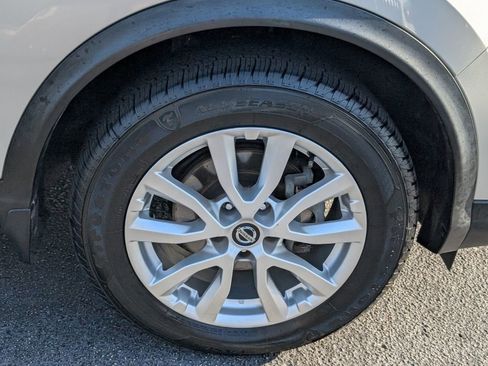 Certified 2021 Nissan Rogue Sport SV FWD image 20