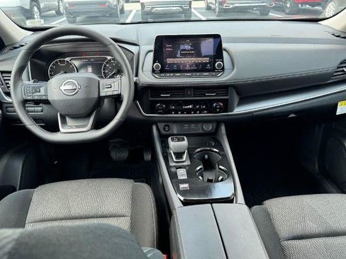 Certified 2026 Nissan Rogue SV FWD image 11