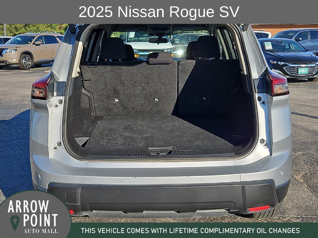 Used 2025 Nissan Rogue SV FWD image 17