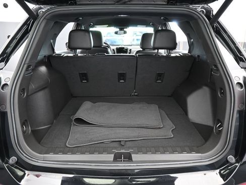 Used 2024 Chevrolet Equinox Premier w/ Redline Edition FWD image 34