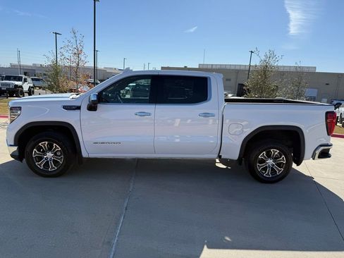 Used 2024 GMC Sierra 1500 SLT image 8