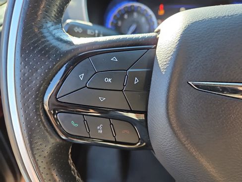 Used 2019 Chrysler Pacifica Limited w/ Advanced Safetytec Group image 23