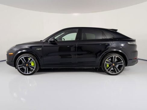 Certified 2020 Porsche Cayenne Turbo S image 2