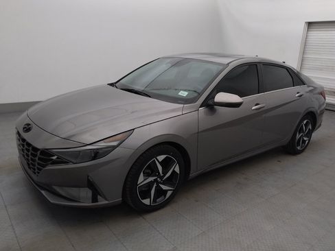 Used 2023 Hyundai Elantra Limited image 2