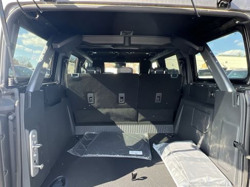 New 2024 Ford Bronco Outer Banks w/ Sasquatch Package image 25