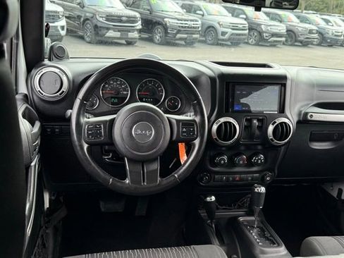 Used 2011 Jeep Wrangler Rubicon w/ PWR Convenience Group AWD/4WD image 5