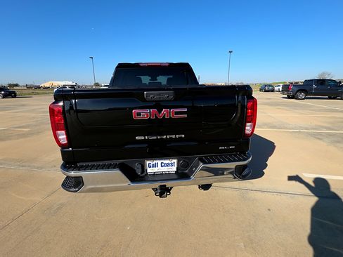 Used 2024 GMC Sierra 1500 SLE image 8
