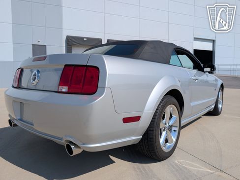 Used 2005 Ford Mustang GT image 14
