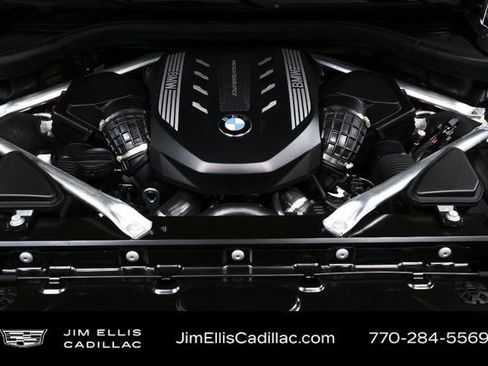 Used 2022 BMW X7 M50i image 34