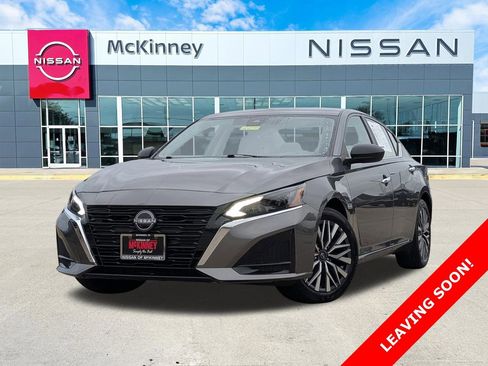 Used 2025 Nissan Altima 2.5 SV FWD image 1