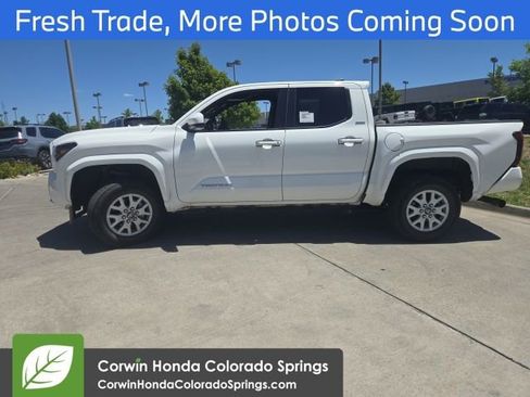 Used 2025 Toyota Tacoma SR5 AWD/4WD image 4