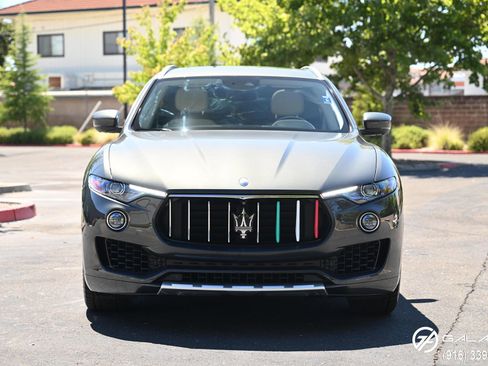Used 2017 Maserati Levante S image 2
