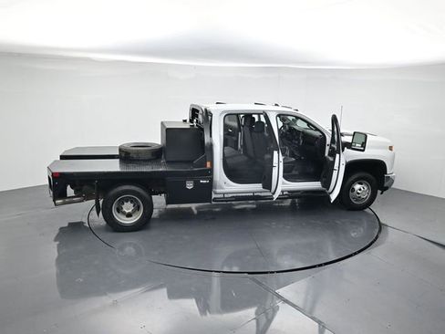 Used 2024 Chevrolet Silverado 3500 W/T image 44