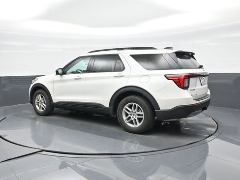 New 2026 Ford Explorer Active w/ Active Comfort Package image 4