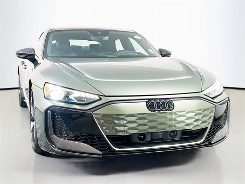 New 2026 Audi RS e-tron GT Base image 2