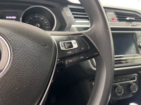 Certified 2021 Volkswagen Tiguan S image 32