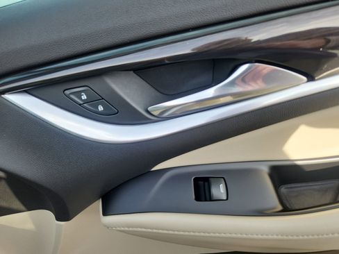 Used 2019 Buick Enclave Essence image 17