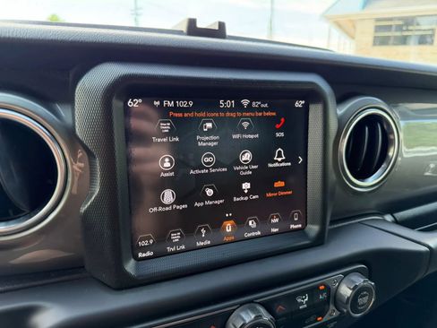 Used 2019 Jeep Wrangler Unlimited Sahara AWD/4WD image 38