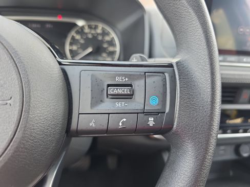 Used 2023 Nissan Rogue SV AWD/4WD image 20