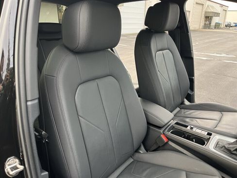 Used 2021 Audi Q3 2.0T Premium Plus w/ Premium Plus Package image 38